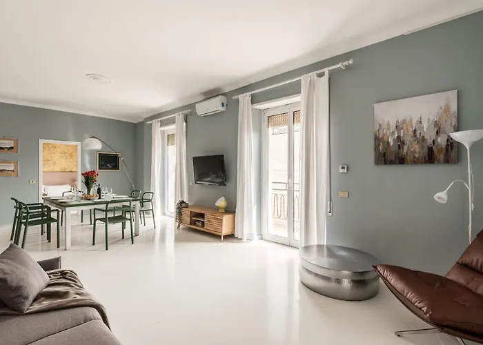 The Rent - Bright Two-bedroom In The Historic Center Of *