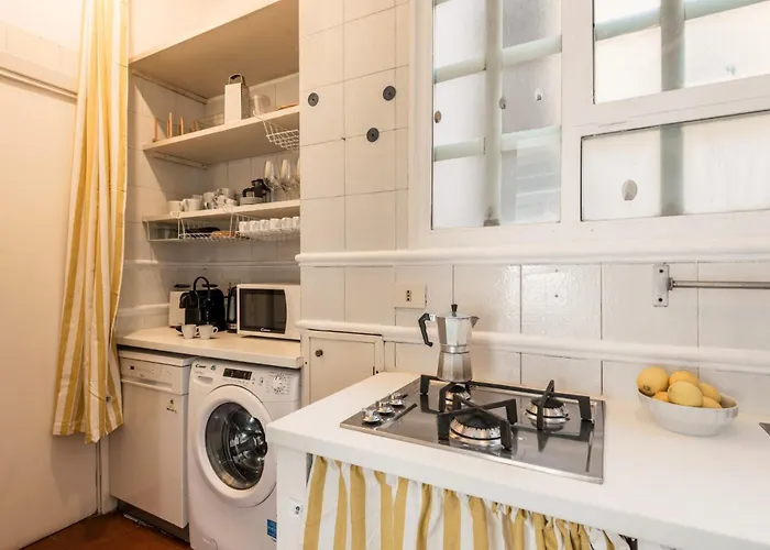 The Rent - Bright Two-bedroom In The Historic Center Of Rom